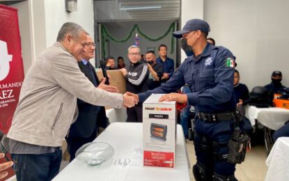 EL ALCALDE HUMBERTO SALAZAR FESTEJA A LOS POLICÍAS DE JEREZ EN SU DÍA CON MEJORES CONDICIONES
