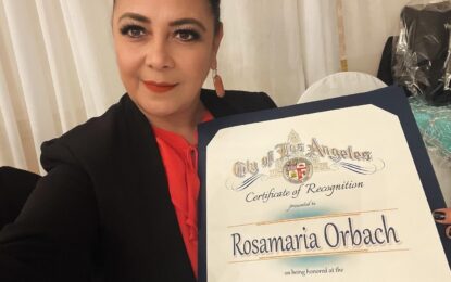 Periodista fresnillense vuelve a ser galardonada con reconocimiento de la Ciudad de los Ángeles,California