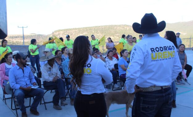 Rodrigo Ureño exhorta a las comunidades de la sierra a votar libremente